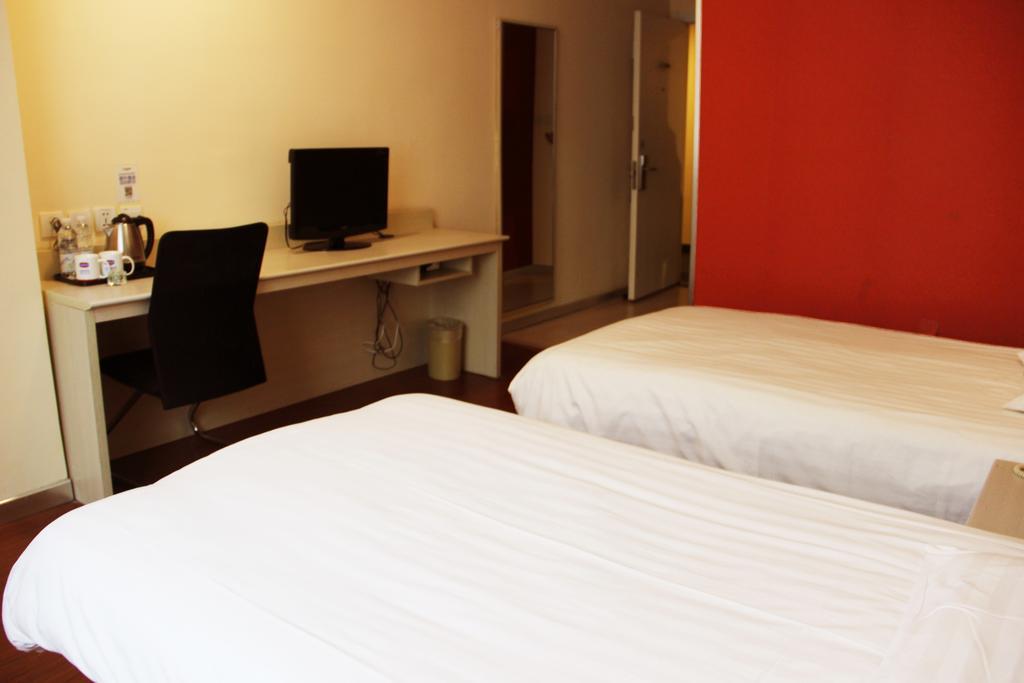 Hanting Hotel Tianjin Yibin Road Metro Station Chambre photo